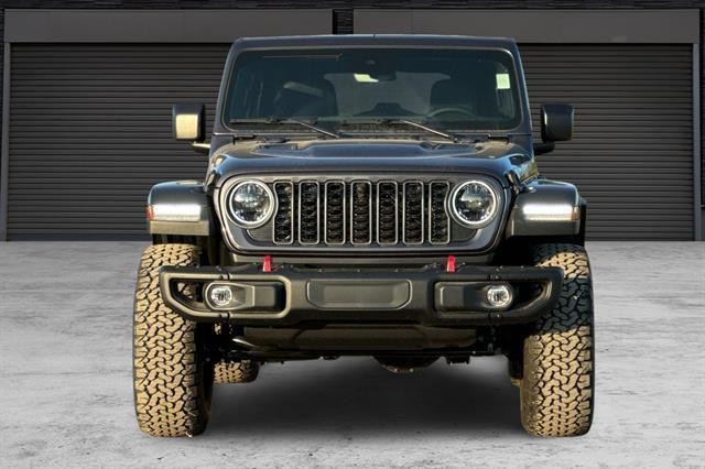 new 2025 Jeep Wrangler car, priced at $70,045