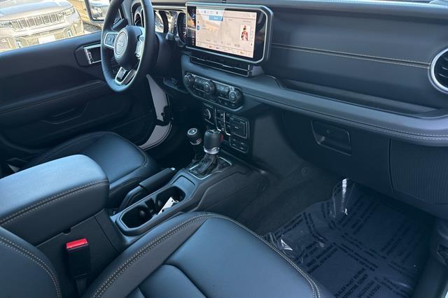 new 2025 Jeep Wrangler car, priced at $57,220