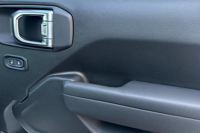 new 2025 Jeep Wrangler car, priced at $40,125