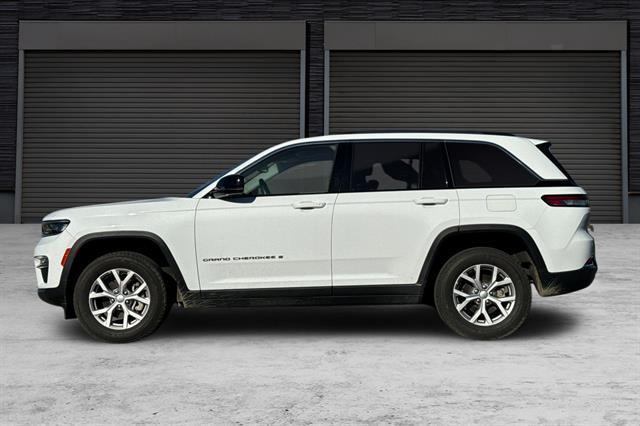 used 2022 Jeep Grand Cherokee car, priced at $27,791