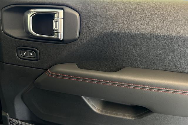 new 2025 Jeep Gladiator car, priced at $55,315