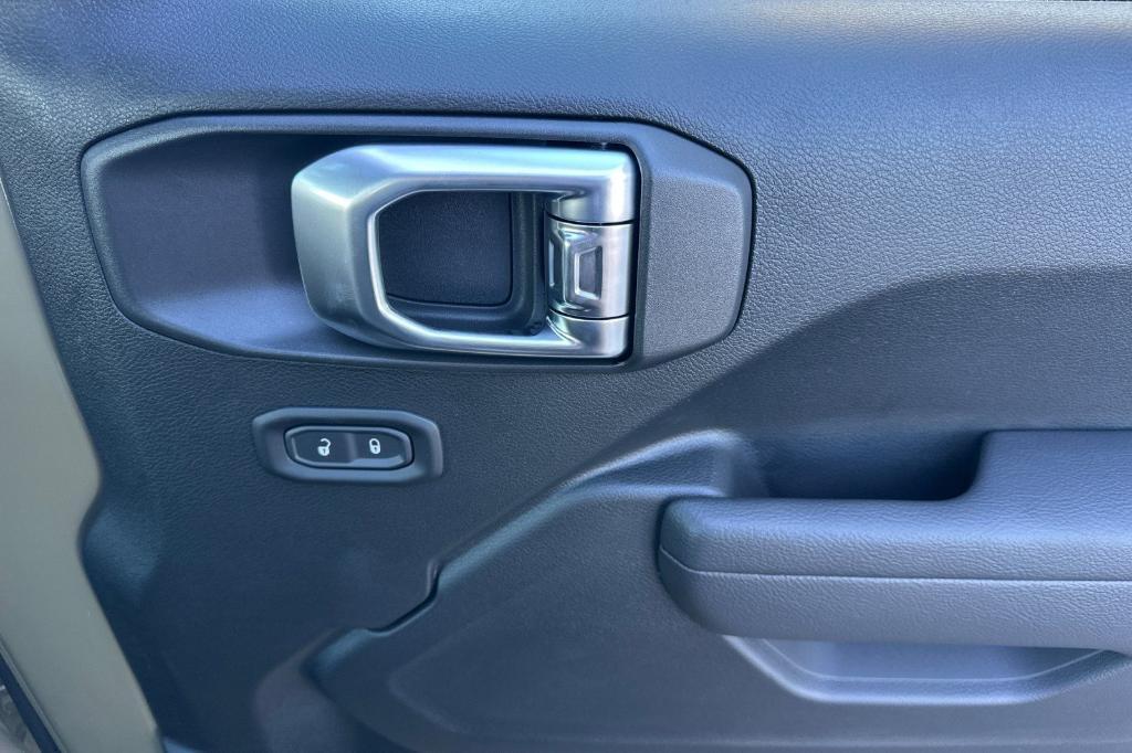 new 2026 Jeep Wrangler car, priced at $57,425