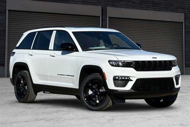 new 2025 Jeep Grand Cherokee car, priced at $53,995