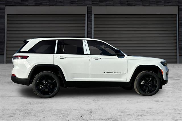 new 2025 Jeep Grand Cherokee car, priced at $53,995