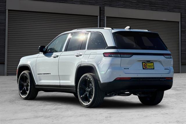 new 2025 Jeep Grand Cherokee car, priced at $53,995