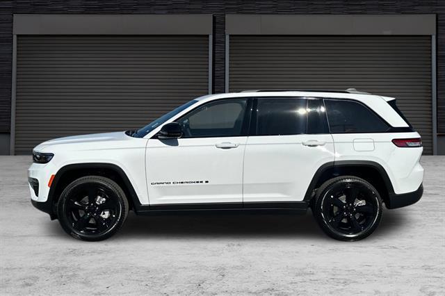 new 2025 Jeep Grand Cherokee car, priced at $53,810