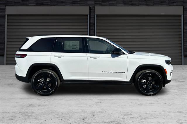new 2025 Jeep Grand Cherokee car, priced at $53,810