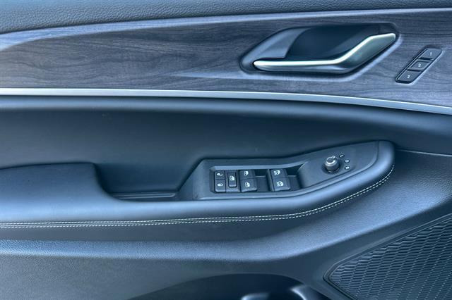 new 2025 Jeep Grand Cherokee car, priced at $53,810
