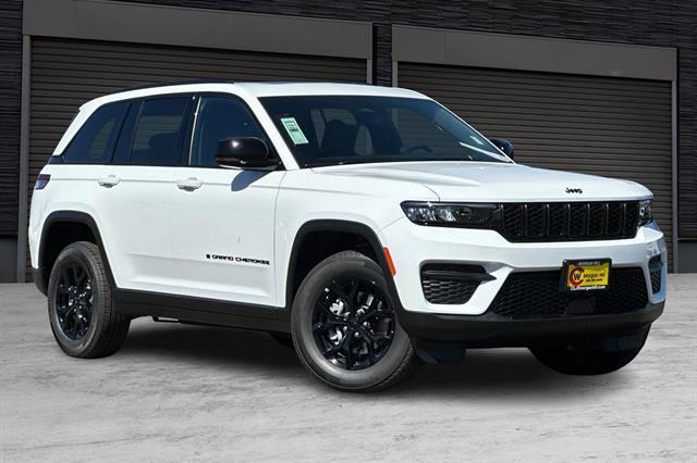 new 2024 Jeep Grand Cherokee car, priced at $43,930