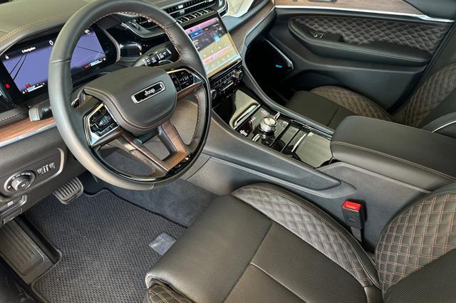 new 2025 Jeep Grand Cherokee L car, priced at $70,700