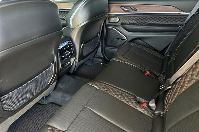 new 2025 Jeep Grand Cherokee L car, priced at $70,700