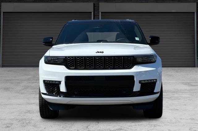 new 2025 Jeep Grand Cherokee L car, priced at $70,700