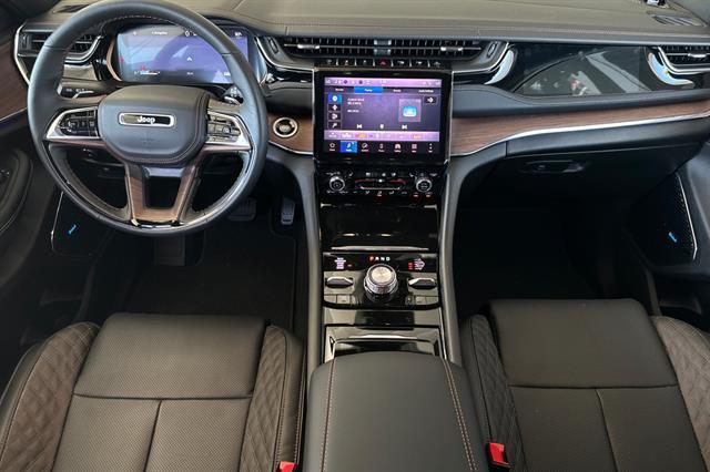 new 2025 Jeep Grand Cherokee L car, priced at $70,700