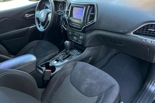 used 2019 Jeep Cherokee car, priced at $12,990