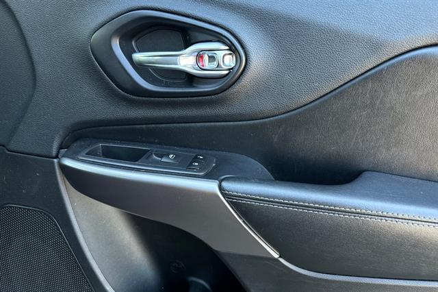 used 2019 Jeep Cherokee car, priced at $12,990