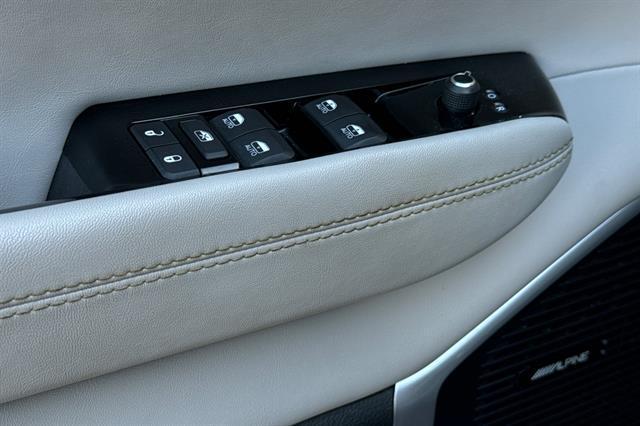 used 2022 Jeep Wagoneer car, priced at $36,279