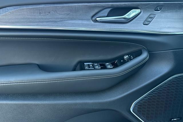 new 2025 Jeep Grand Cherokee car, priced at $58,051