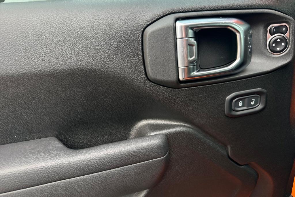 new 2025 Jeep Wrangler car