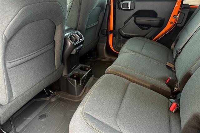 new 2025 Jeep Wrangler car