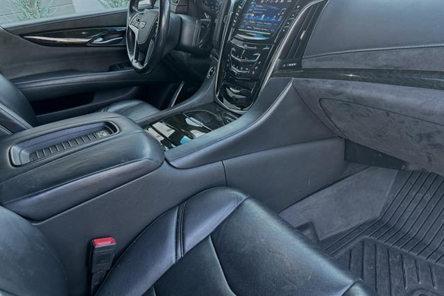 used 2019 Cadillac Escalade ESV car, priced at $34,691