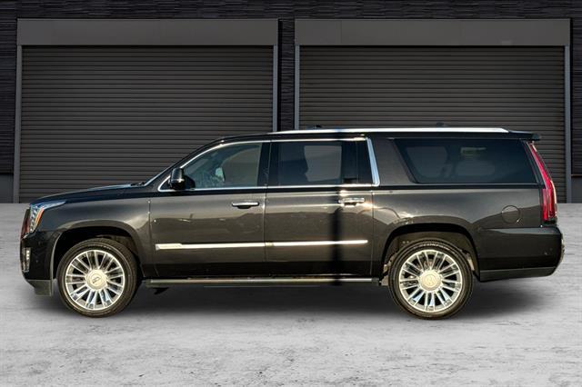 used 2019 Cadillac Escalade ESV car, priced at $34,691