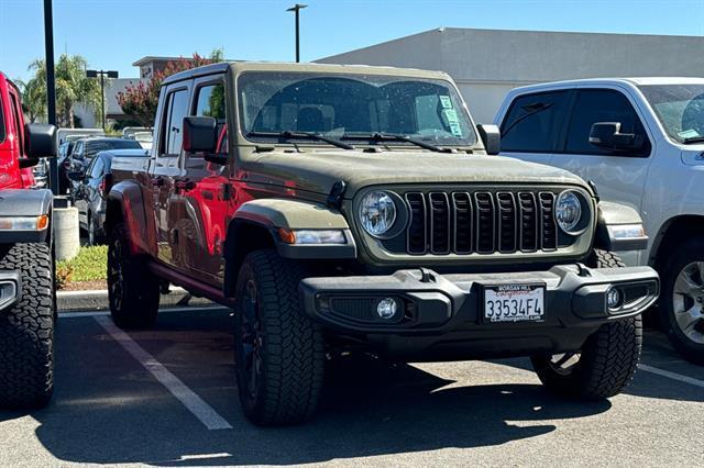used 2025 Jeep Gladiator car