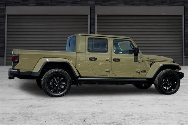 used 2025 Jeep Gladiator car, priced at $38,994