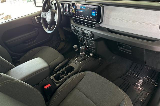 used 2025 Jeep Gladiator car, priced at $38,994