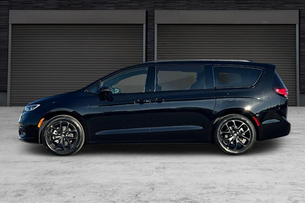 new 2026 Chrysler Pacifica car, priced at $47,080