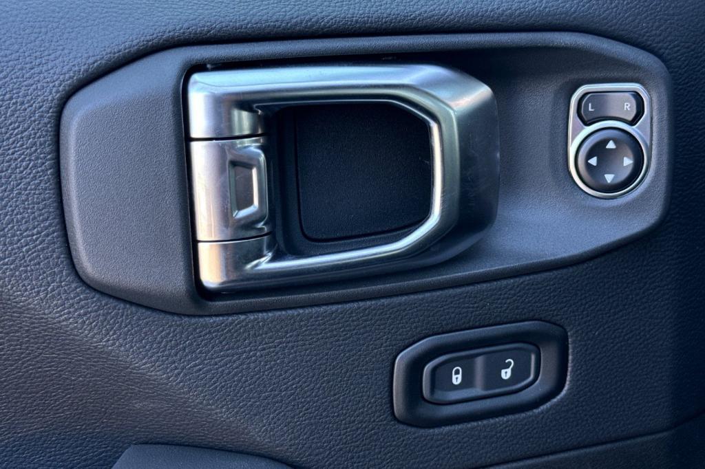 new 2025 Jeep Wrangler car, priced at $72,545