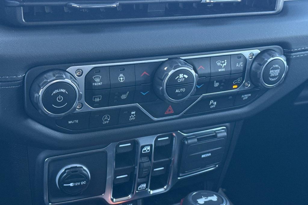 new 2025 Jeep Wrangler car, priced at $72,545