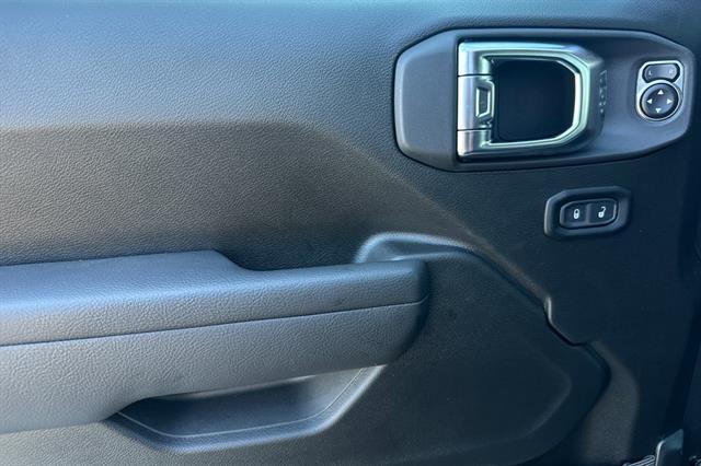 new 2025 Jeep Wrangler car, priced at $55,085