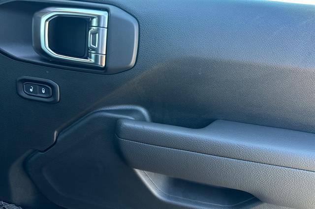 new 2025 Jeep Wrangler car, priced at $55,085