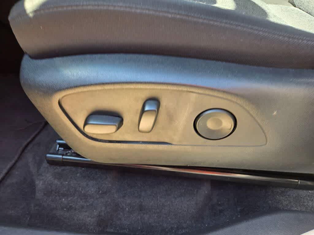 used 2025 GMC Acadia car, priced at $38,995