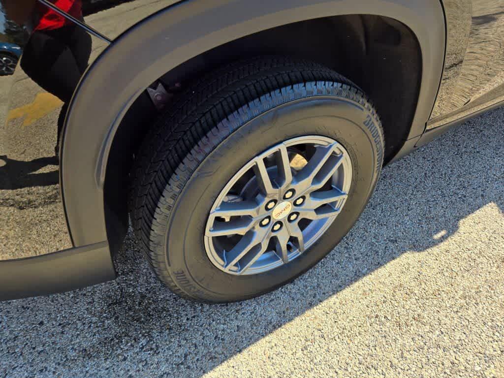 used 2025 GMC Acadia car, priced at $38,995