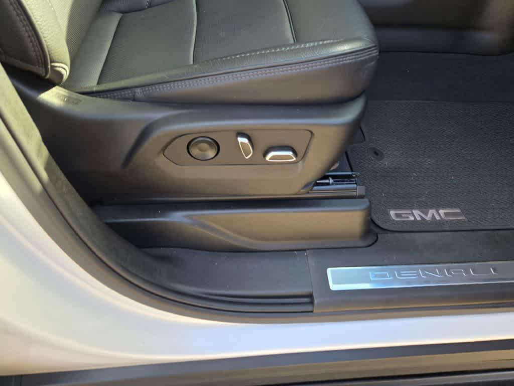 used 2022 GMC Yukon car, priced at $52,995