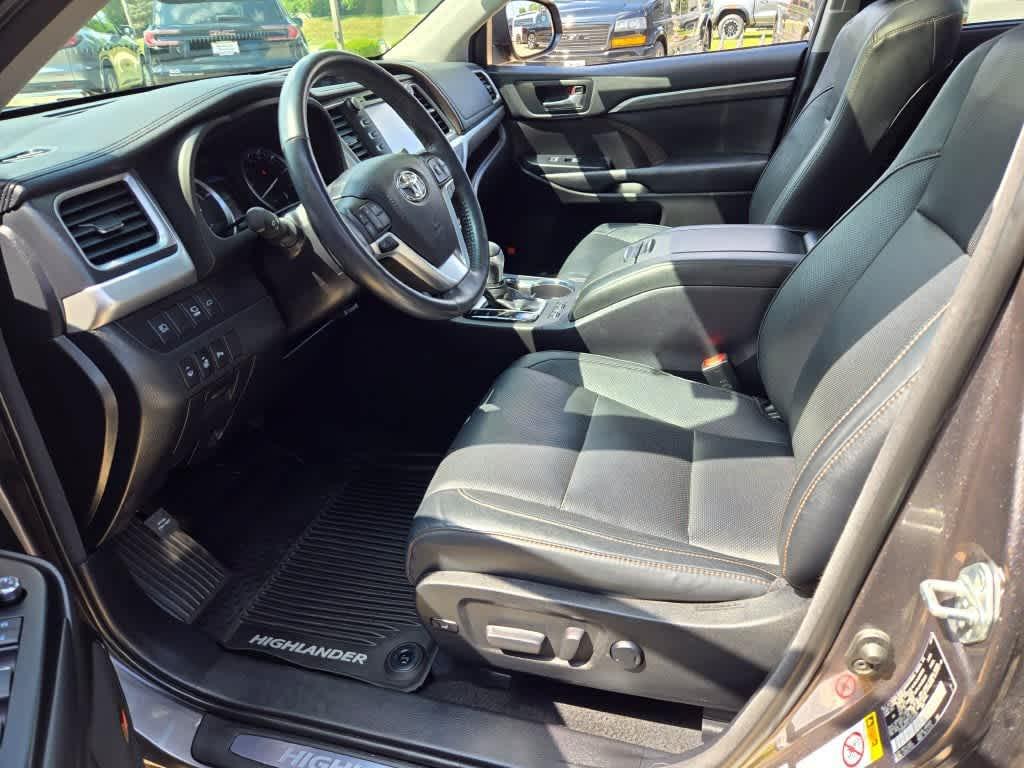 used 2018 Toyota Highlander Hybrid car, priced at $30,995