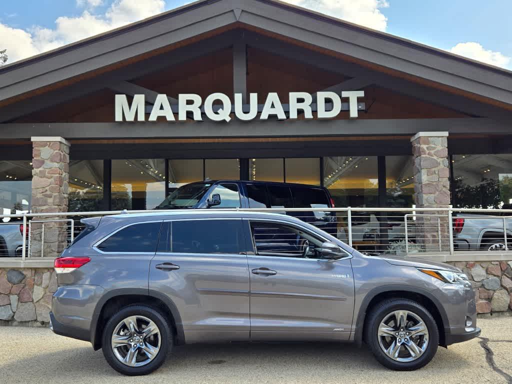 used 2018 Toyota Highlander Hybrid car, priced at $30,995