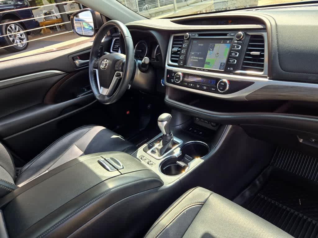 used 2018 Toyota Highlander Hybrid car, priced at $30,995