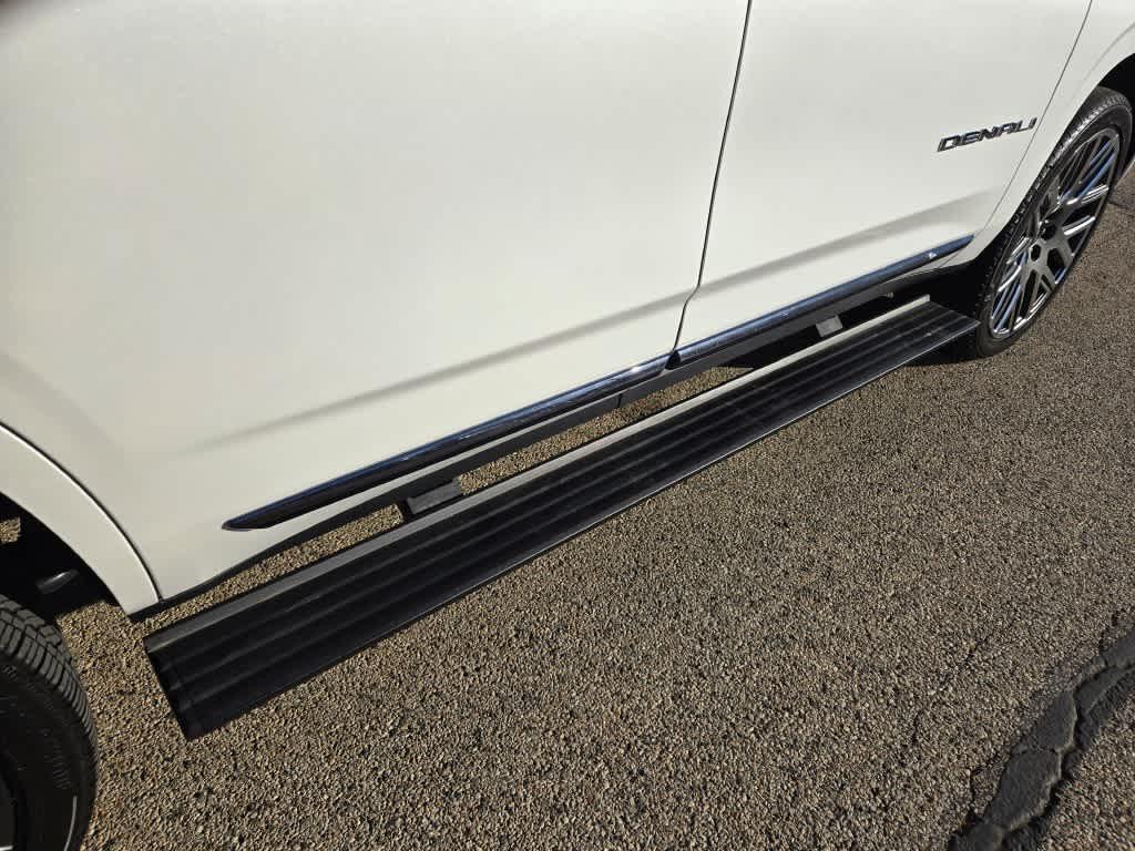 used 2025 GMC Yukon car, priced at $97,995