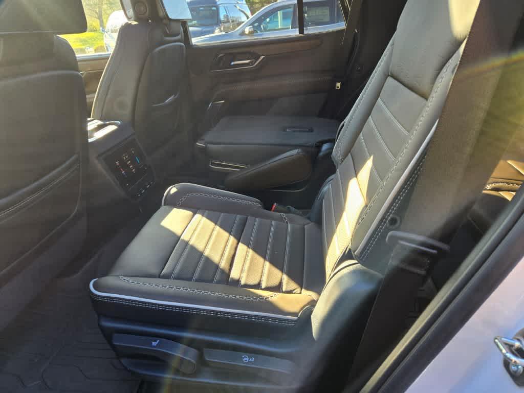 used 2025 GMC Yukon car, priced at $97,995