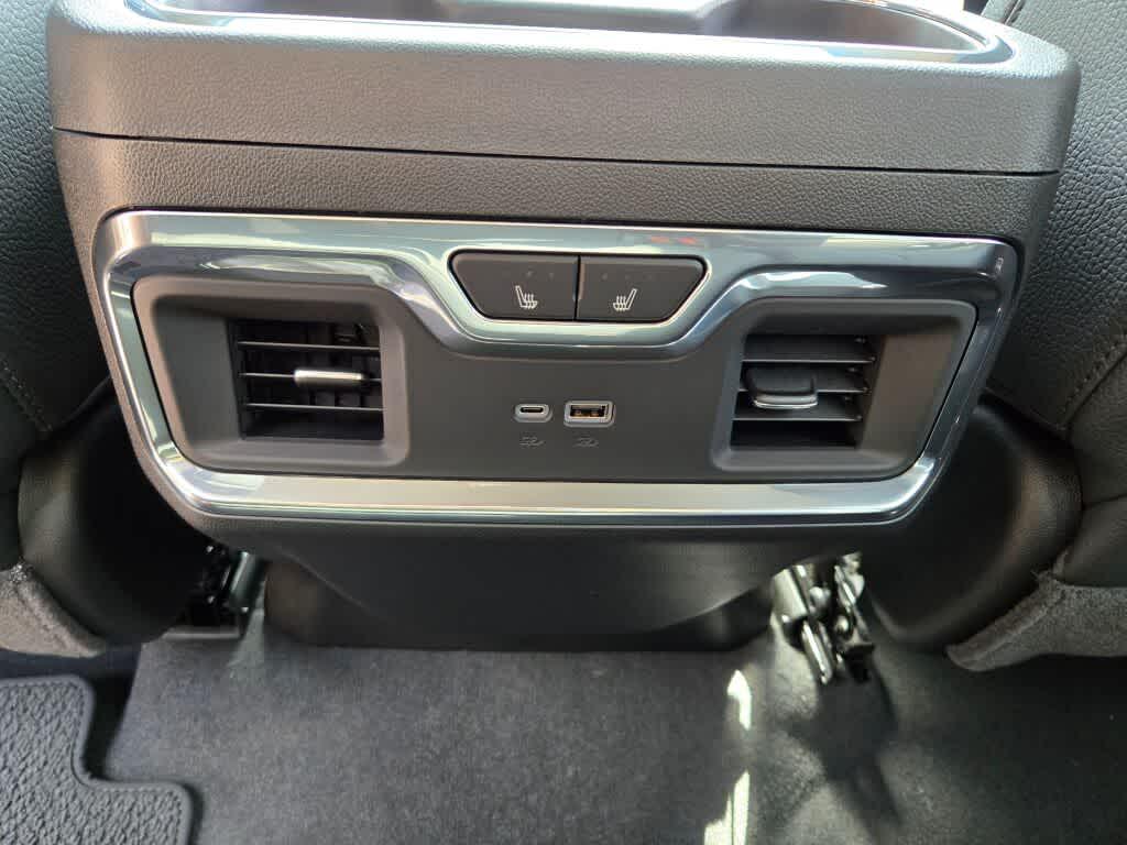 new 2026 GMC Sierra 2500 car, priced at $80,075