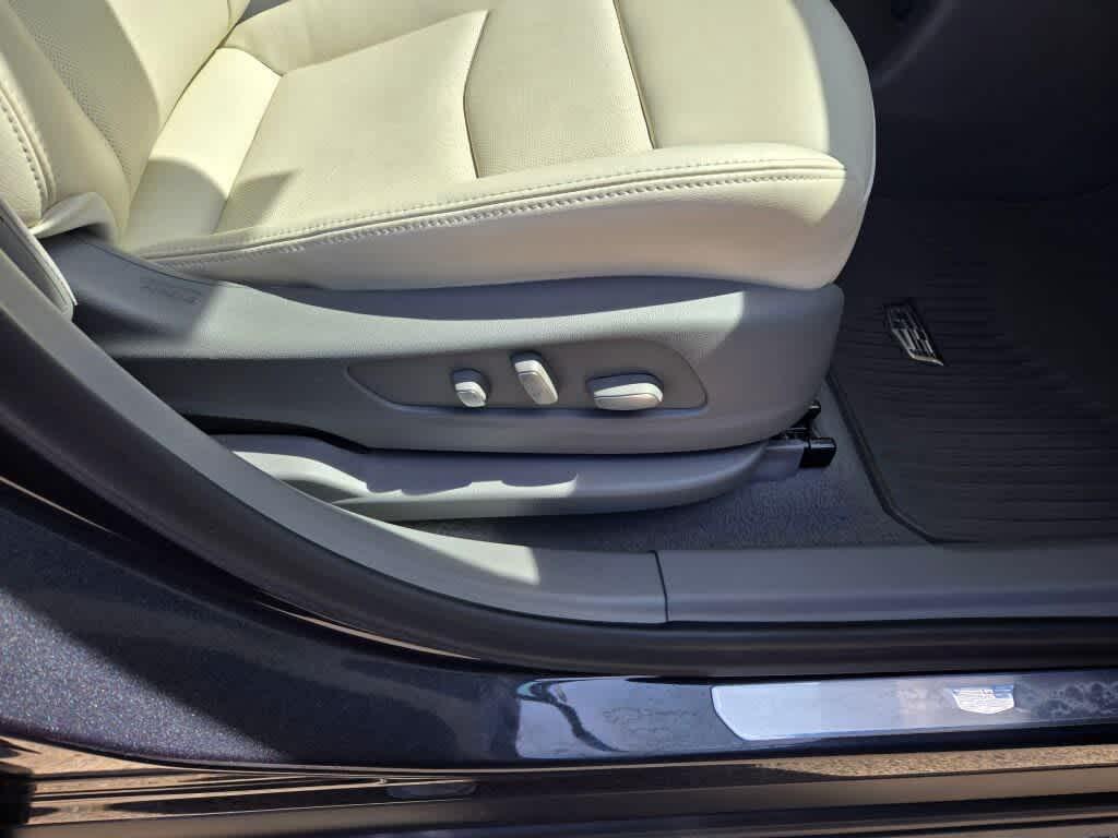 used 2023 Cadillac XT6 car, priced at $41,995