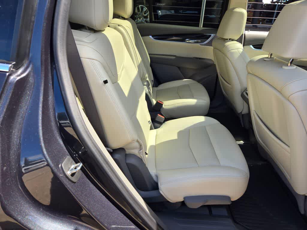 used 2023 Cadillac XT6 car, priced at $41,995