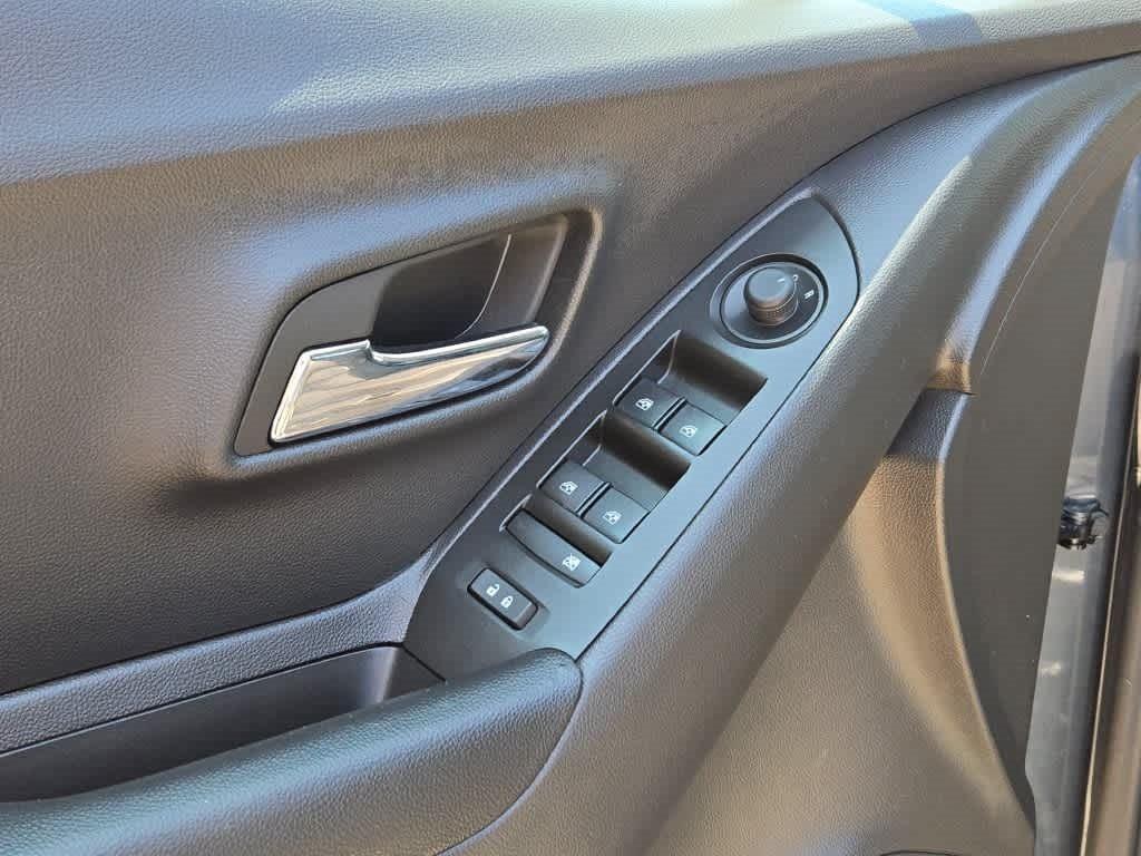 used 2022 Chevrolet Trax car, priced at $17,995
