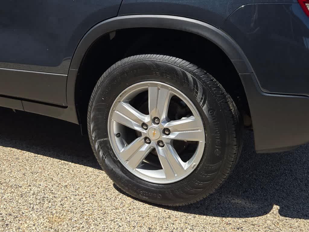 used 2022 Chevrolet Trax car, priced at $17,995
