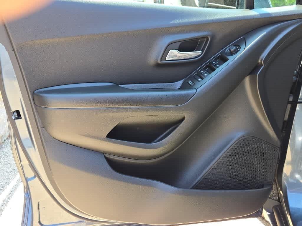 used 2022 Chevrolet Trax car, priced at $17,995