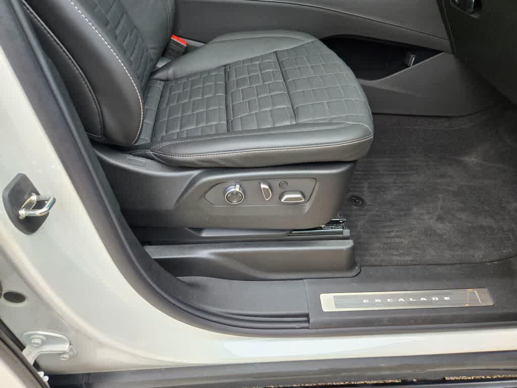 used 2024 Cadillac Escalade car, priced at $86,995