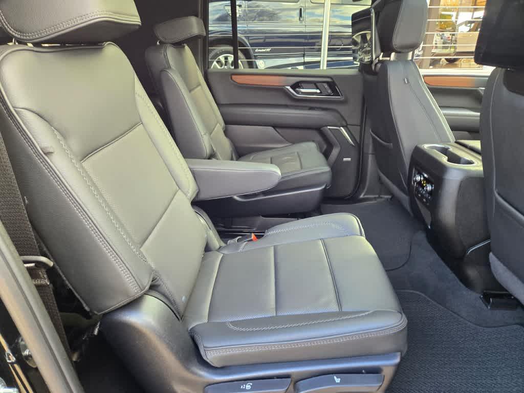 used 2025 GMC Yukon XL car, priced at $83,995