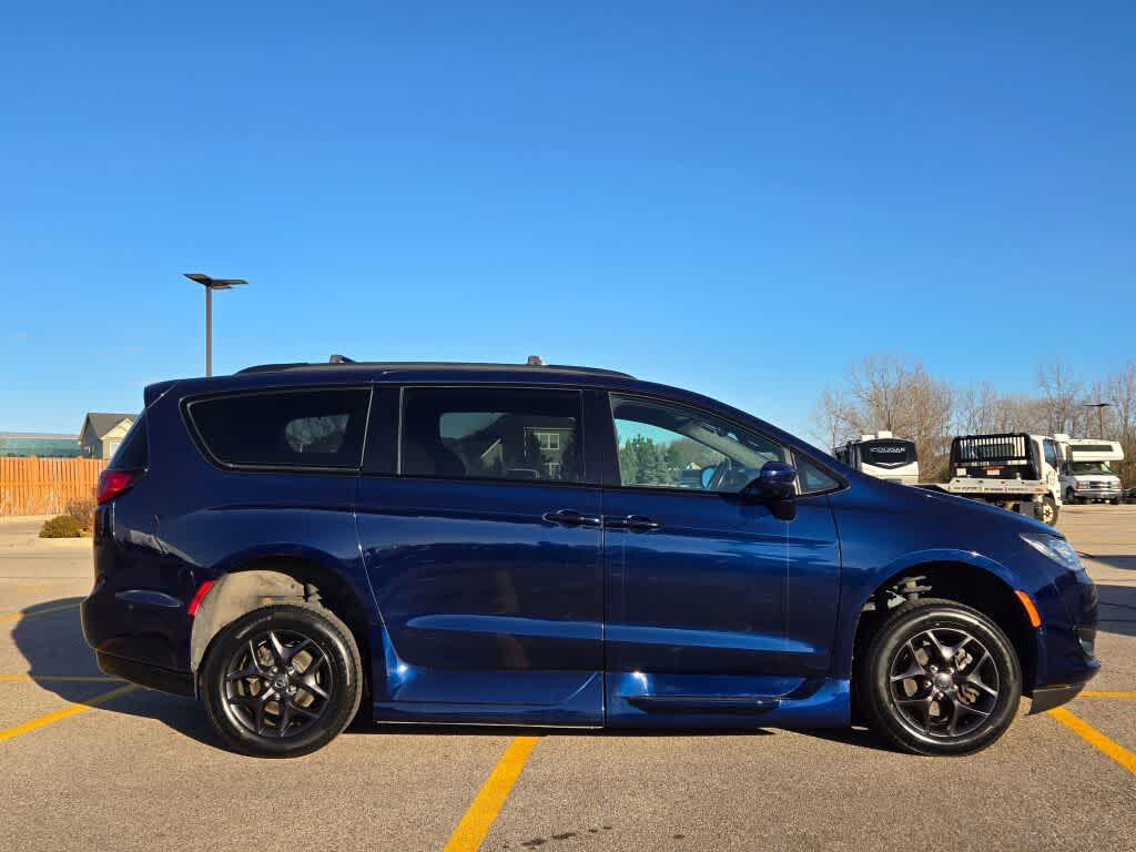 used 2019 Chrysler Pacifica car, priced at $27,995